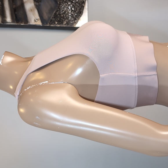 Babaton Aritzia Walter Contour Muscle Tank Sleeveless Crop Top Womens Size Small - Picture 8 of 16